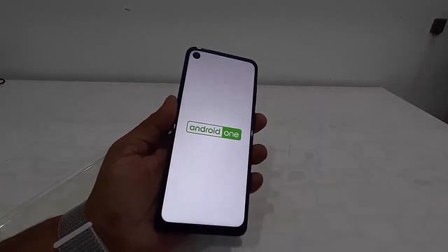 Unboxing & Review Motorola One Action смотреть онлайн