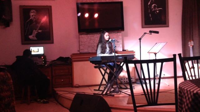Stitches - Shawn Mendes (Ana Galli) смотреть онлайн