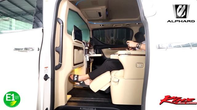 Toyota Vellfire Vip Magic Glass partition with note book table By Kin’s Auto Design. смотреть онлайн