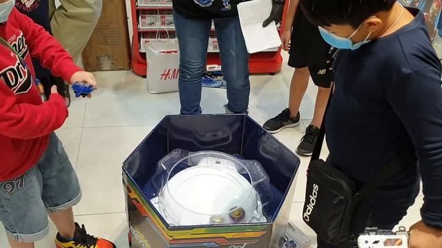 Beyblade 02 Aug 2020 at Central Rama 9 смотреть онлайн