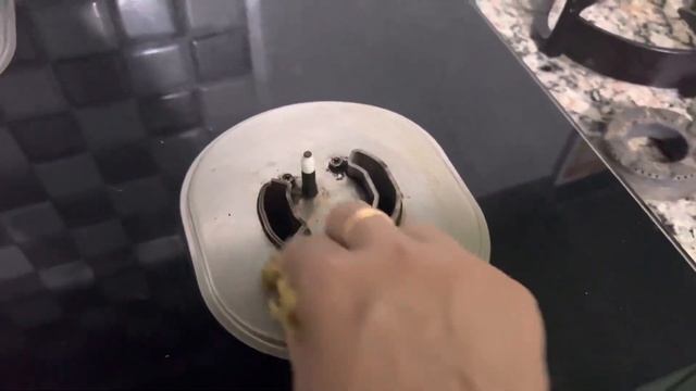 Karni thi kitchen saaf to breakfast mangaya bahar se смотреть онлайн