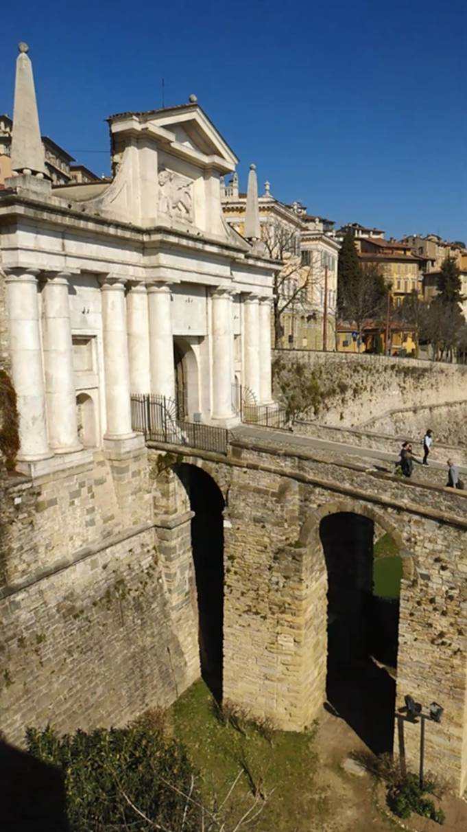 Город Бергамо (Италия) смотреть онлайн