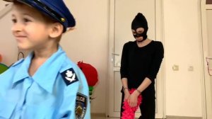 Руслан и его забавная История с Мамой про Полицейского | Правила поведения для детей | РОМАРИКИ