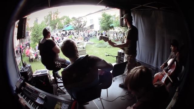 Half Past Never Band - Middle of the Crossroads Acoustic. Live at Korjaamo 29.6.2012 смотреть онлайн