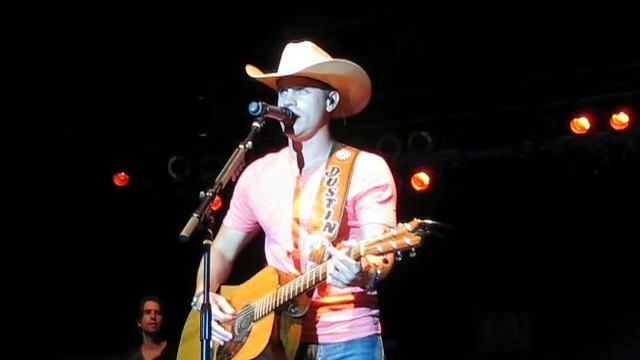 Just the Way You Are Dustin Lynch смотреть онлайн