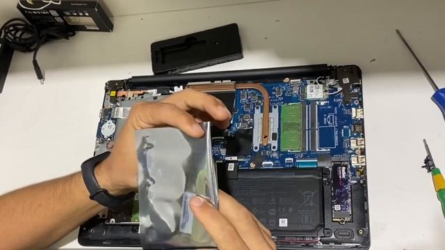 UPGRADE DELL INSPIRON 15 (3583) serve para todas as versões séries 3000. Faça você mesmo ! смотреть онлайн