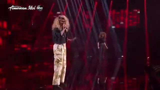 Season 20 American Idol Madison Watkins & Tori Kelly "Don't You Worry 'Bout A Thing" смотреть онлайн