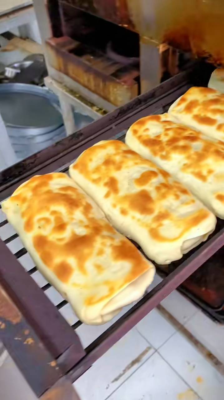 пирожок с мясом смотреть онлайн