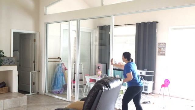 My First Power Hour Cleaning | Clean With Me | Cleaning Windows | Living In The Mom Lane смотреть онлайн