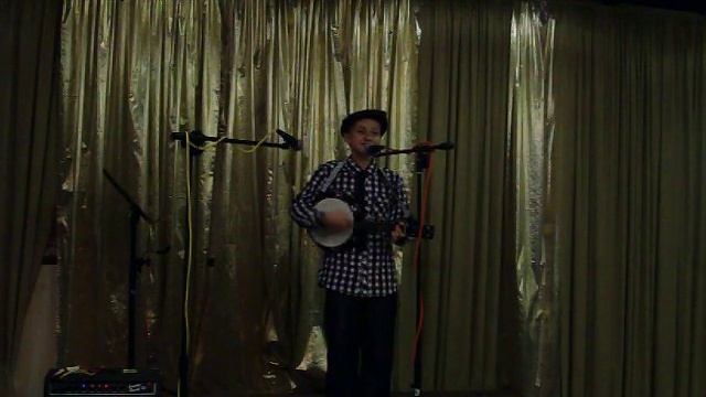 When I'm Cleaning Windows By Cameron aged 13 at Halesowen Ukulele Group Strummers смотреть онлайн