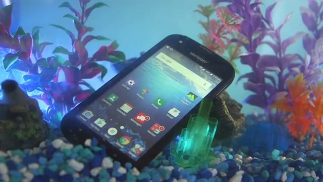 Kyocera DuraForce Pro Rugged Phone: Water Tank Test смотреть онлайн
