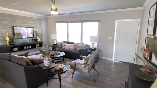 Completely SHOCKED! SMALLER home with BIG amenities! New Mobile Home Tour(w/ SPECIAL GUEST) смотреть онлайн