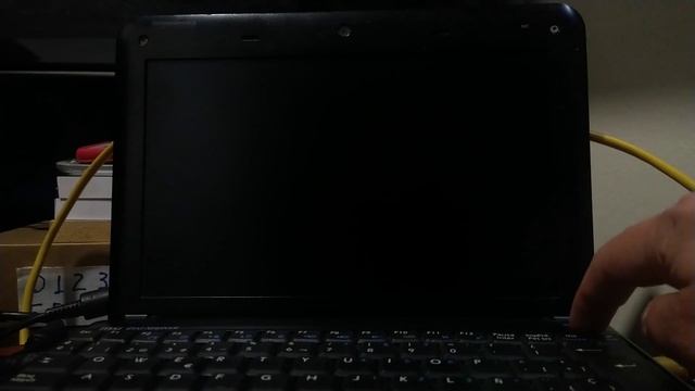 Alpine Linux 32 bits - Un neofetch con 35 MB de RAM inicial смотреть онлайн