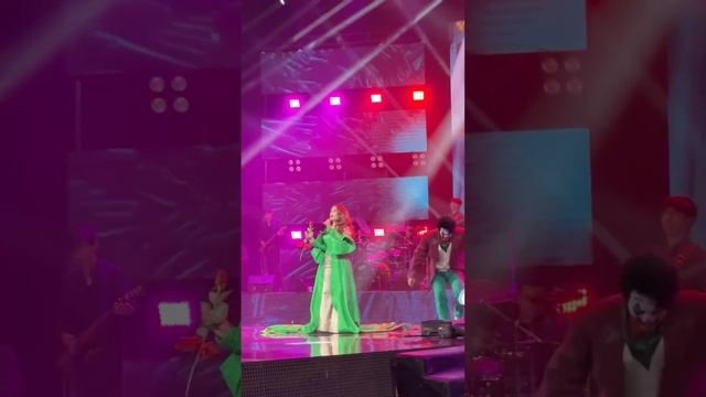 Alisher Bayniyazov & Sevinch Ismoilova - Hayrana #alisher_bayniyazov #sevinchismoilova #hayrana смотреть онлайн