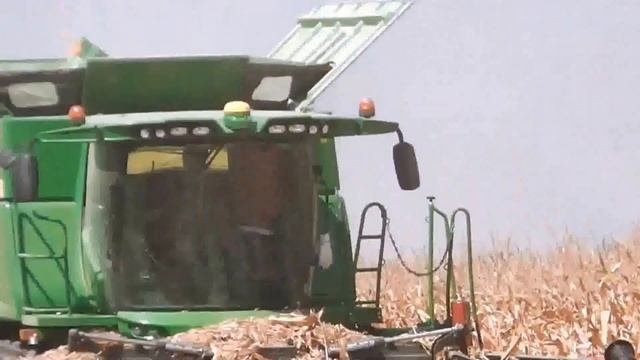 JOHN DEERE HARVESTER-COMBINE  S660i