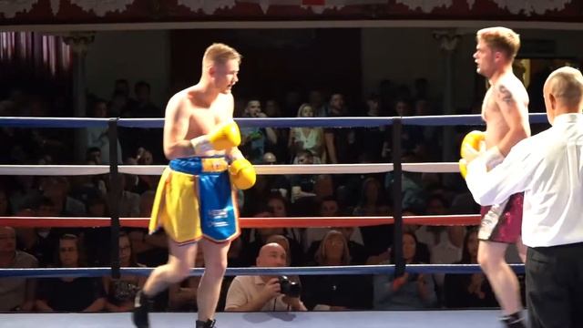 Alex McCloy v Gary McGuire 30 6 2019 at Municipal Hall, Colne смотреть онлайн