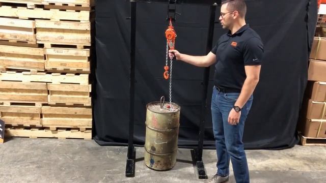 Operation (one-hand) of a MAGNA Lever Chain Hoist смотреть онлайн