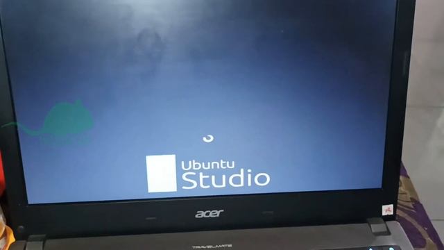 Install Ubuntu Studio Pada Laptop Jadul Untuk Editing Video Gratisan смотреть онлайн