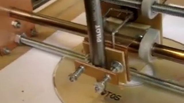Homemade CNC Plotter: Labeling a CD. смотреть онлайн
