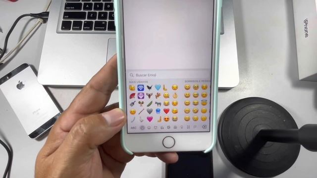 IPHONE 8 PLUS NO IOS 16.4 | NOVOS EMOJIS E DESEMPENHO DO APARELHO смотреть онлайн
