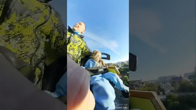 Папа с дочкой на аттракционах в Сочи. Шаролёт. смотреть онлайн
