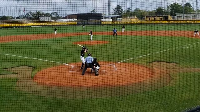 Matthew Simmons Class of 2024 bunt number 1 against Navarre смотреть онлайн