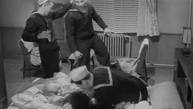 Shohei.Imamura.1961.Buta.to.gunkan.DVDRip_0002 смотреть онлайн