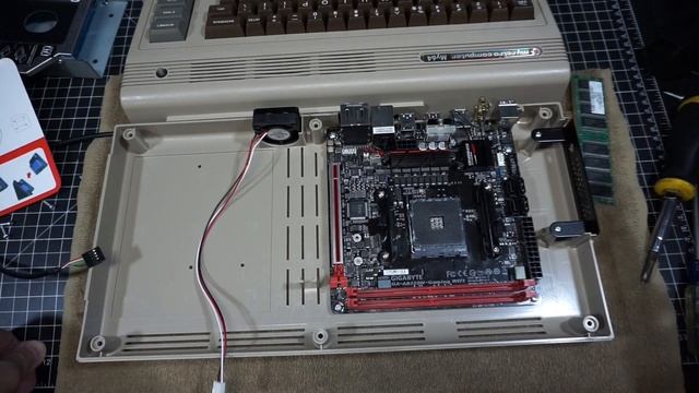 Commodore 64 Impostor C64x Mini ITX Computer With OpenSUSE Linux