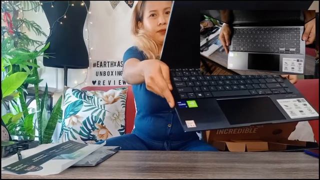 ASUS ZENBOOK 14 with SCREENPAD 2.0 UNBOXING & QUICK LOOK смотреть онлайн