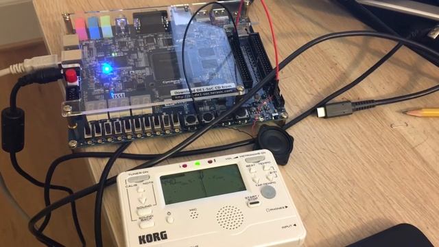 DE1-SoC board playing jingle bells смотреть онлайн