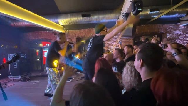 Radio Чача - Вон из дома смотреть онлайн