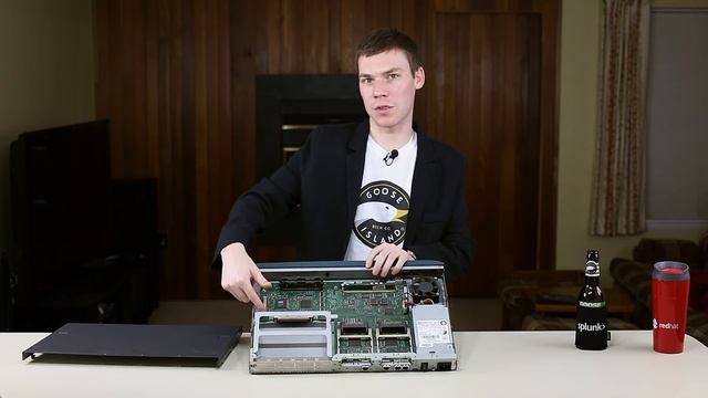 Cisco 2600XM / 2651XM router overview (CCENT / CCNA) смотреть онлайн