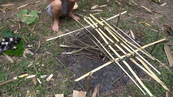 Примитивные технологии : навыки выживания в поисках пищи для удовлетворения мидии и мидии на гриле