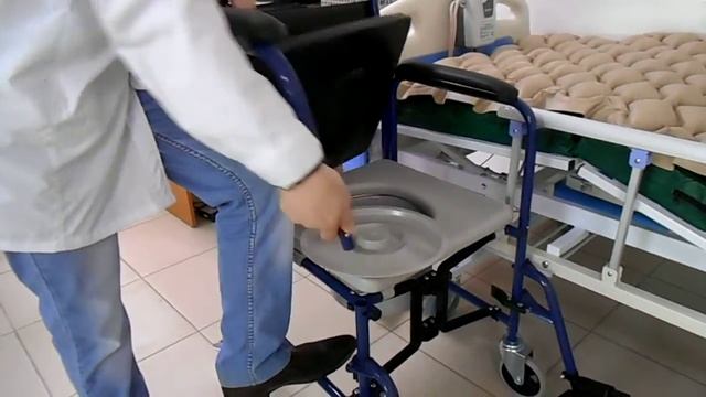Кресло туалет (санитарное кресло, стул туалет, биотуалет) для ухода за больными, инвалидами смотреть онлайн