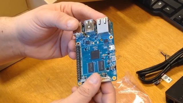 Unboxing ODroid-C1 Linux/Android Development Board смотреть онлайн