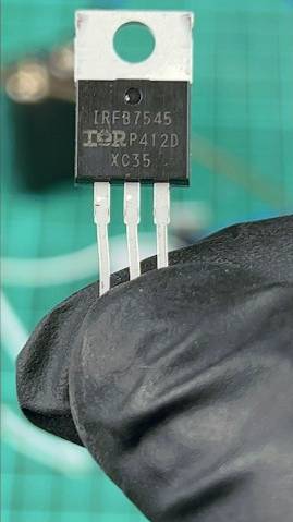 How does a MOSFET work? смотреть онлайн
