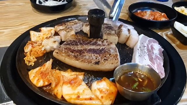 Mukbang|KoreanFood| Unlimited Refill | 삼겹살 | 양념돼지고기 |безлимитный ресторан в Корее| свинина|не АСМР