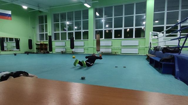 Круговая тренировка боксера 10.10.2024 смотреть онлайн