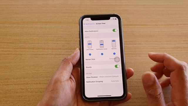 iPhone iOS 14: How to Enable/Disable Screen Time Notifications смотреть онлайн