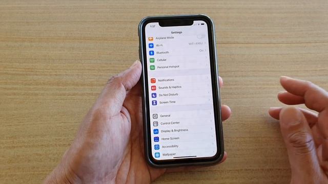 iPhone iOS 14: How to Turn On/Off Screen Time Notification Sound смотреть онлайн