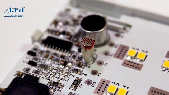 Бюджетный светодиодный светильник с датчиком СА-5006