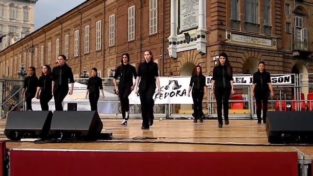 Black Fedora - The Drill (live in P.za Castello Torino) смотреть онлайн