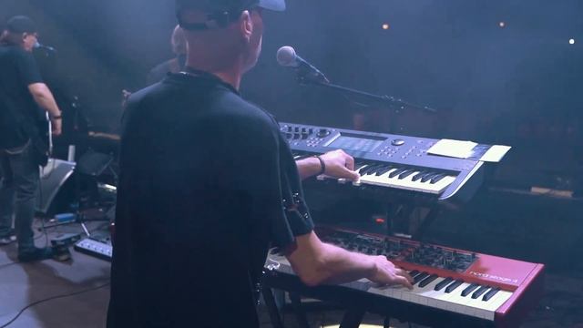 VAVI  - Одиночество. LeonarD