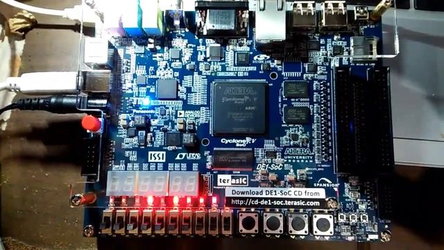 DE-1 SOC 5CSEMA5F31 blink test смотреть онлайн
