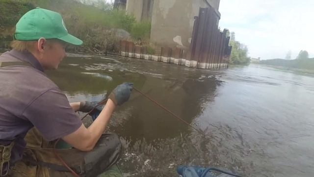 ТАКОЙ УЛОВ ПОМНИТ КАЖДЫЙ, КТО ИЗ 80-Х, РЫБАЛКА НА МАГНИТ С ЛОДКИ!!! смотреть онлайн