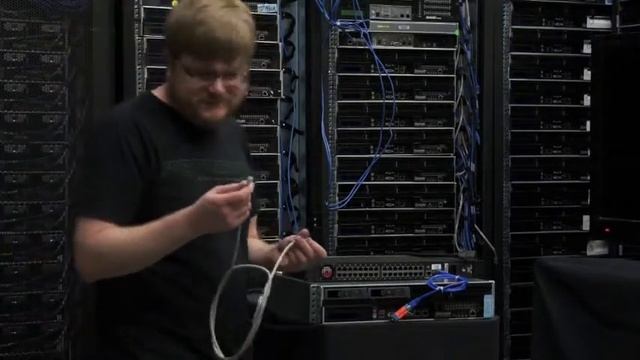 Rackable Roamer Phantom with Digi Terminal Server cm32 out of band console management part 1 смотреть онлайн