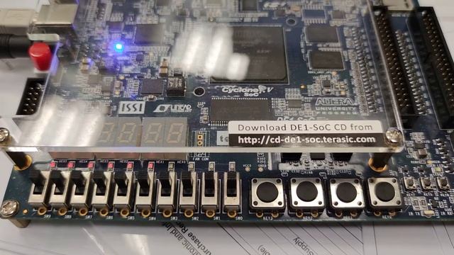 Demo of LED counter Lab with Terasic DE1-SOC development boards смотреть онлайн