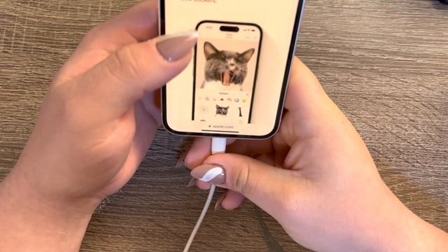 First Look At iOS 17 Developer Beta смотреть онлайн