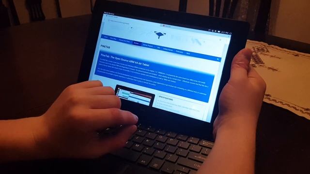 Ubuntu Touch on the PineTab смотреть онлайн