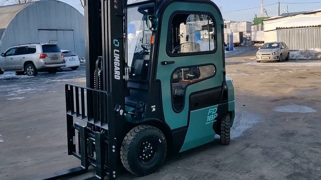 Дизельный погрузчик с кабиной LIMGARD FD18P для комфортной работы на улице склада смотреть онлайн